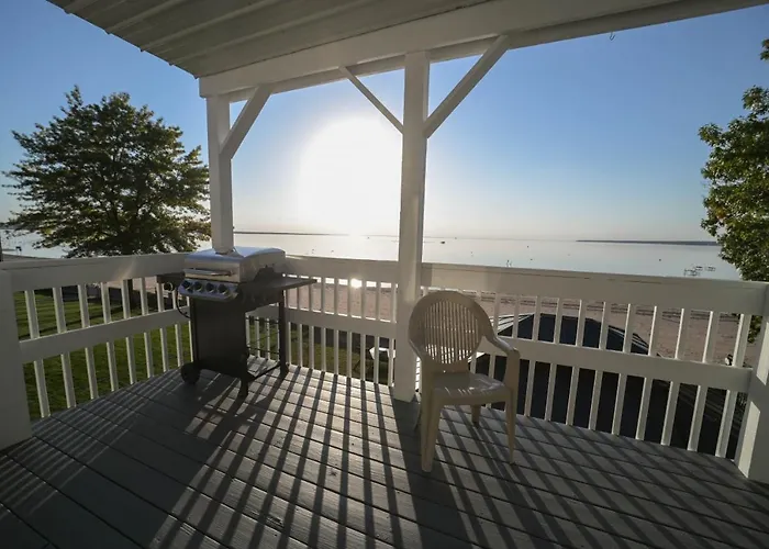 The Historic Oneida Lake House - Condo 2